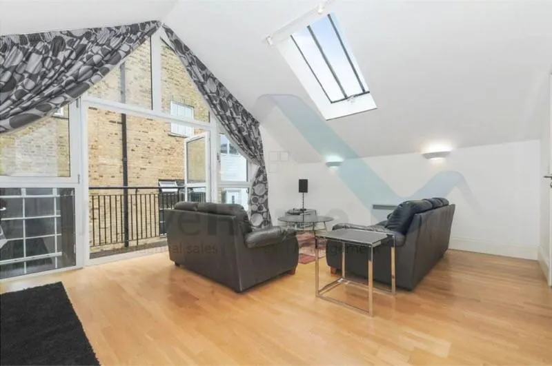 2 Bed Mews House For Rent, EC1V - MoveHome